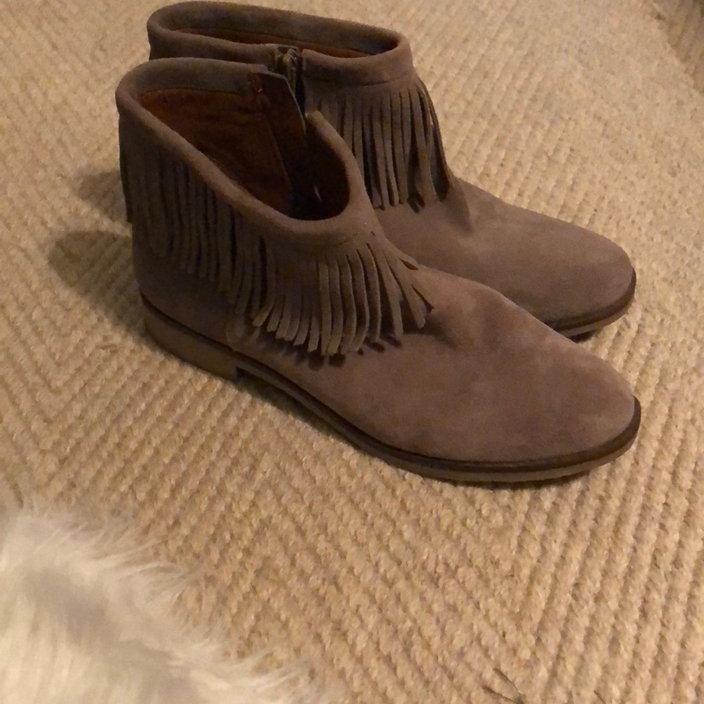 Lucky Brand Leather Suede Booties with Fringe Details Size 9